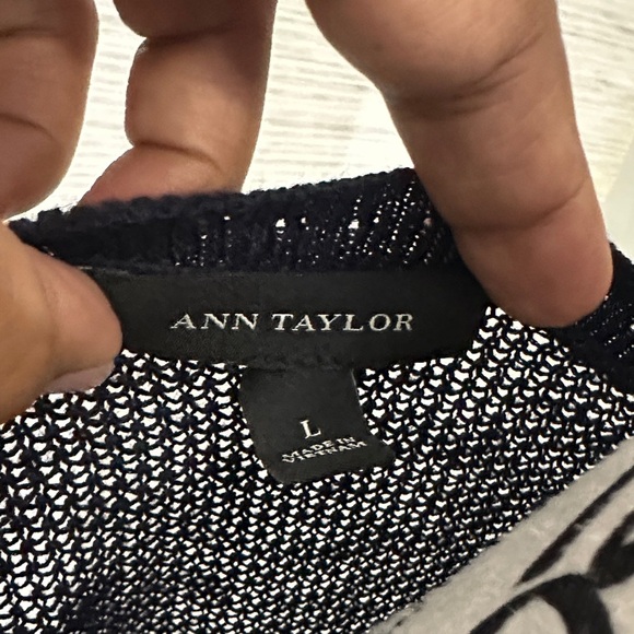Ann Taylor Midnight Blue Knit Top Sz. L - Picture 2 of 7